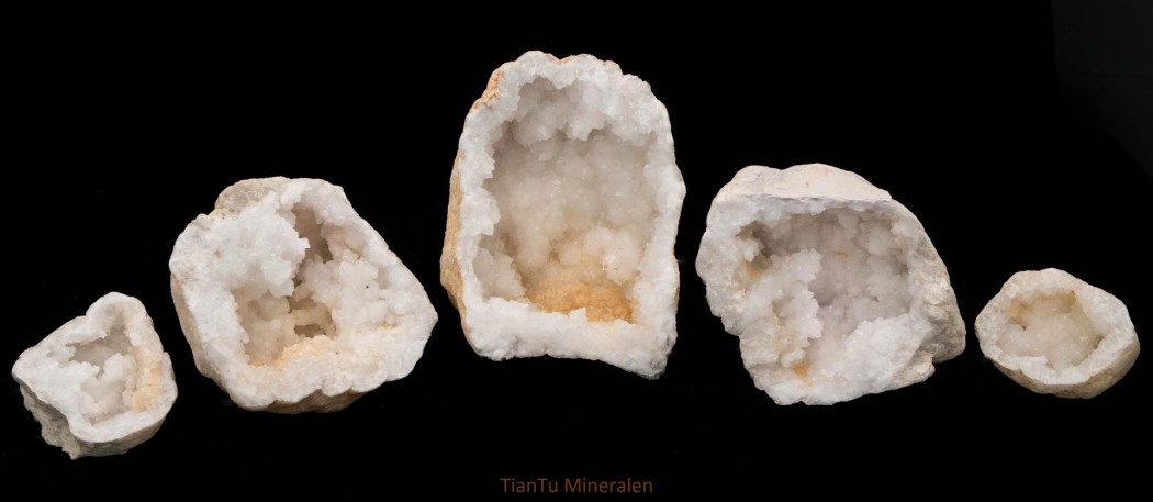 Witte Celestien, kwarts geode marokko